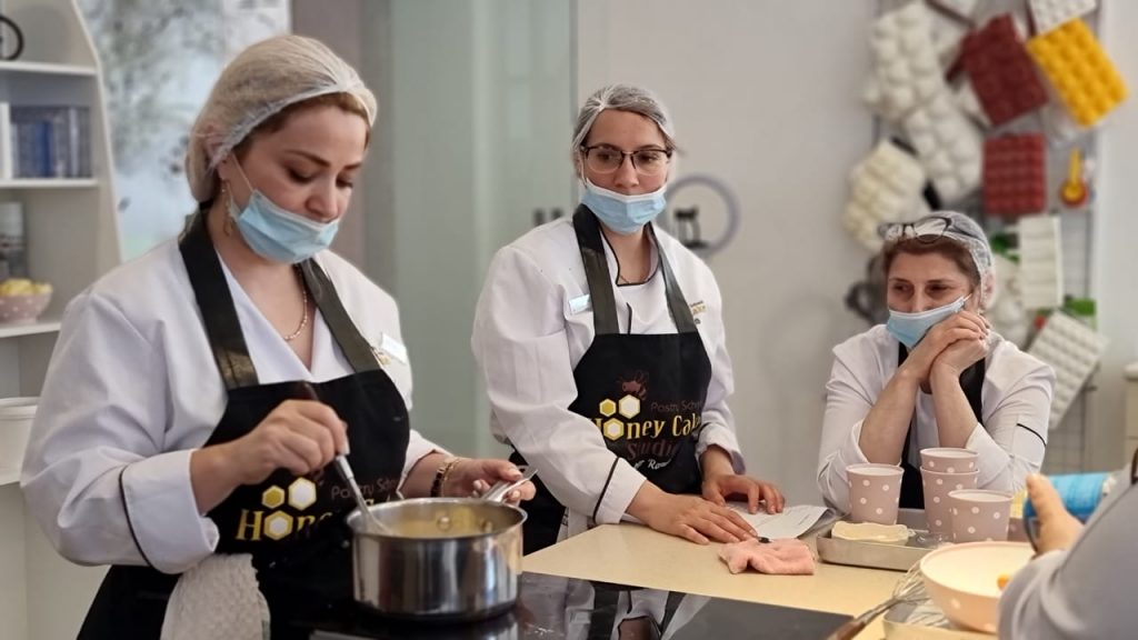 “Honey Cake Pastry School” Kulinariya İncəsənəti Məktəbini bitirənlər işlə təmin edilir – Mujde.az